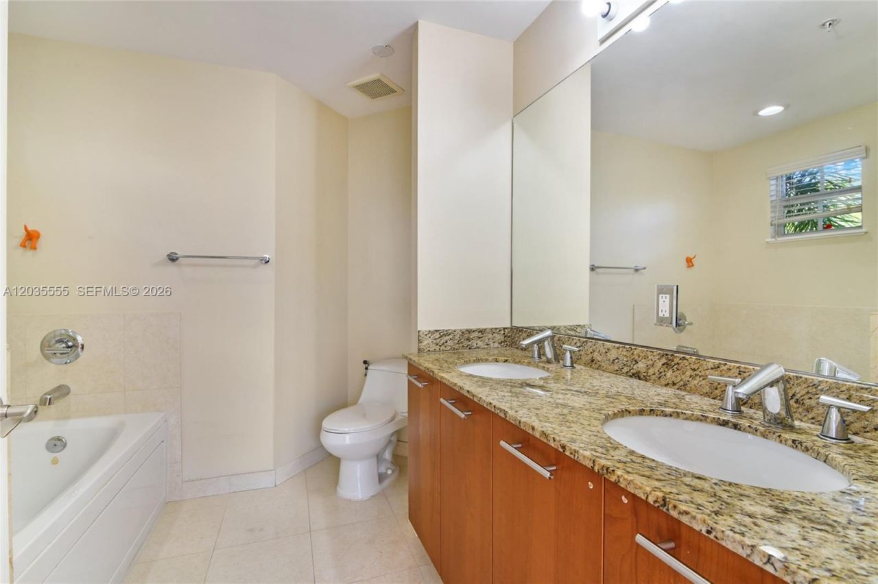 2707 NE 184th Ter , Aventura, FL 33160 Photo