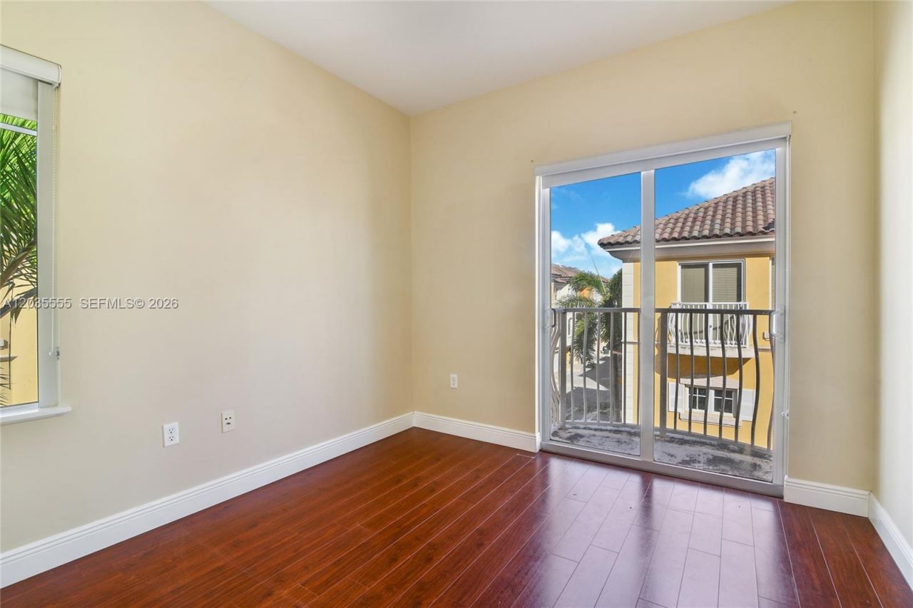2707 NE 184th Ter , Aventura, FL 33160 Photo
