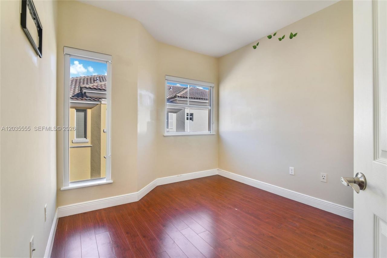 2707 NE 184th Ter , Aventura, FL 33160 Photo