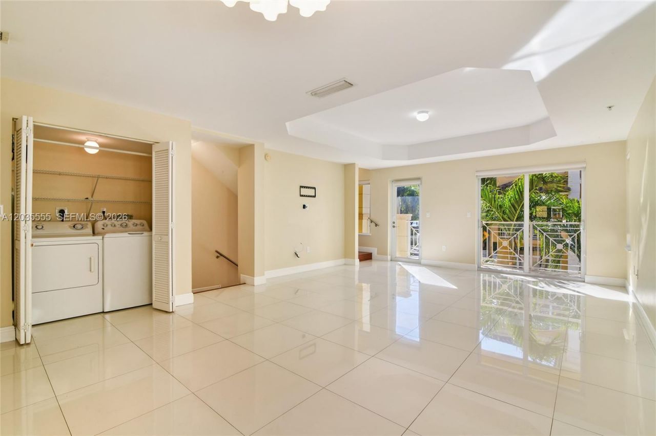 2707 NE 184th Ter , Aventura, FL 33160 Photo