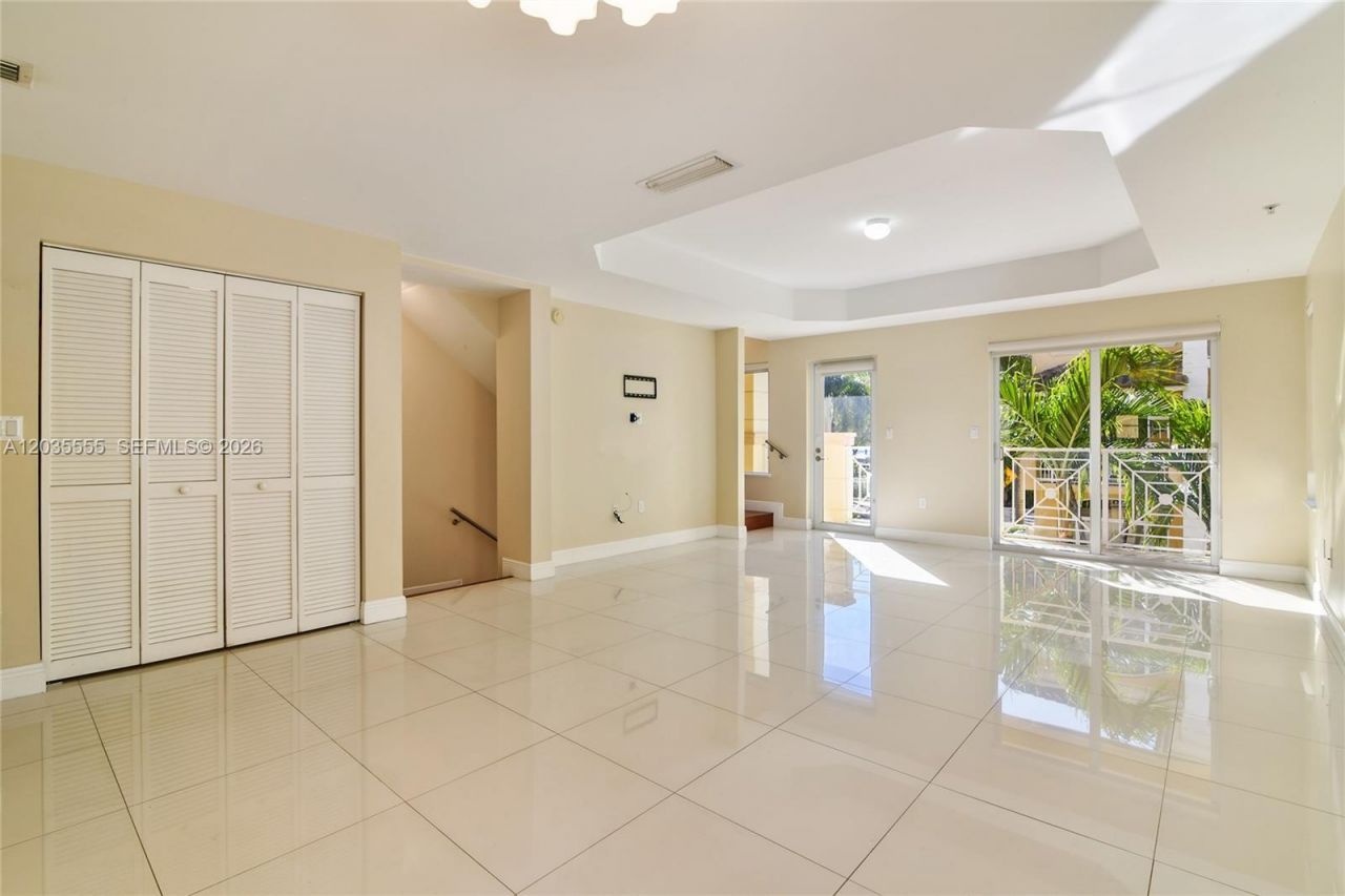 2707 NE 184th Ter, Aventura, FL 33160 Photo