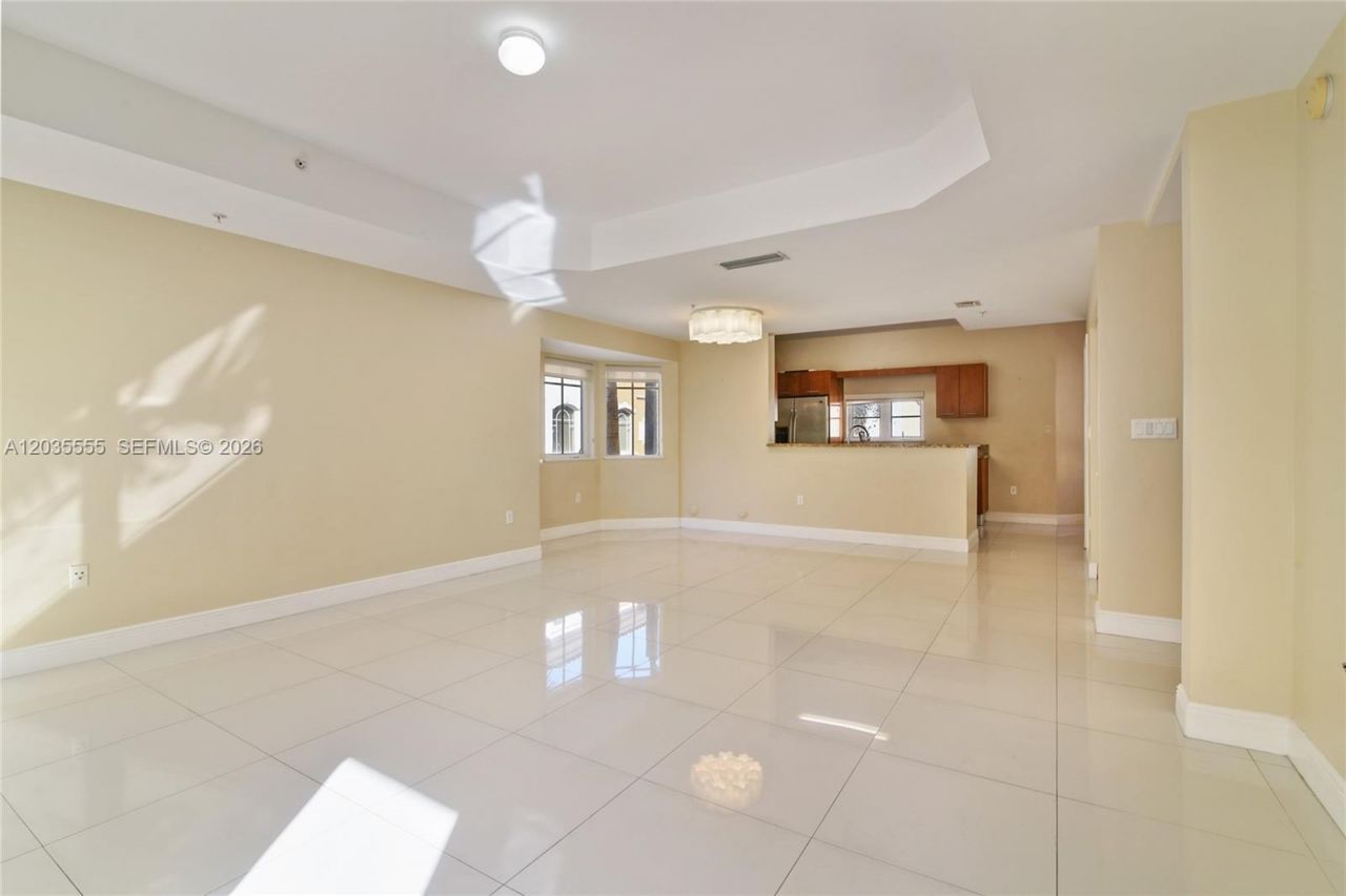 2707 NE 184th Ter , Aventura, FL 33160 Photo