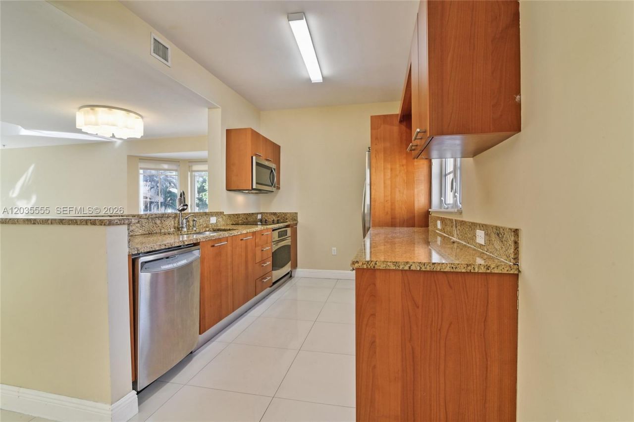 2707 NE 184th Ter , Aventura, FL 33160 Photo