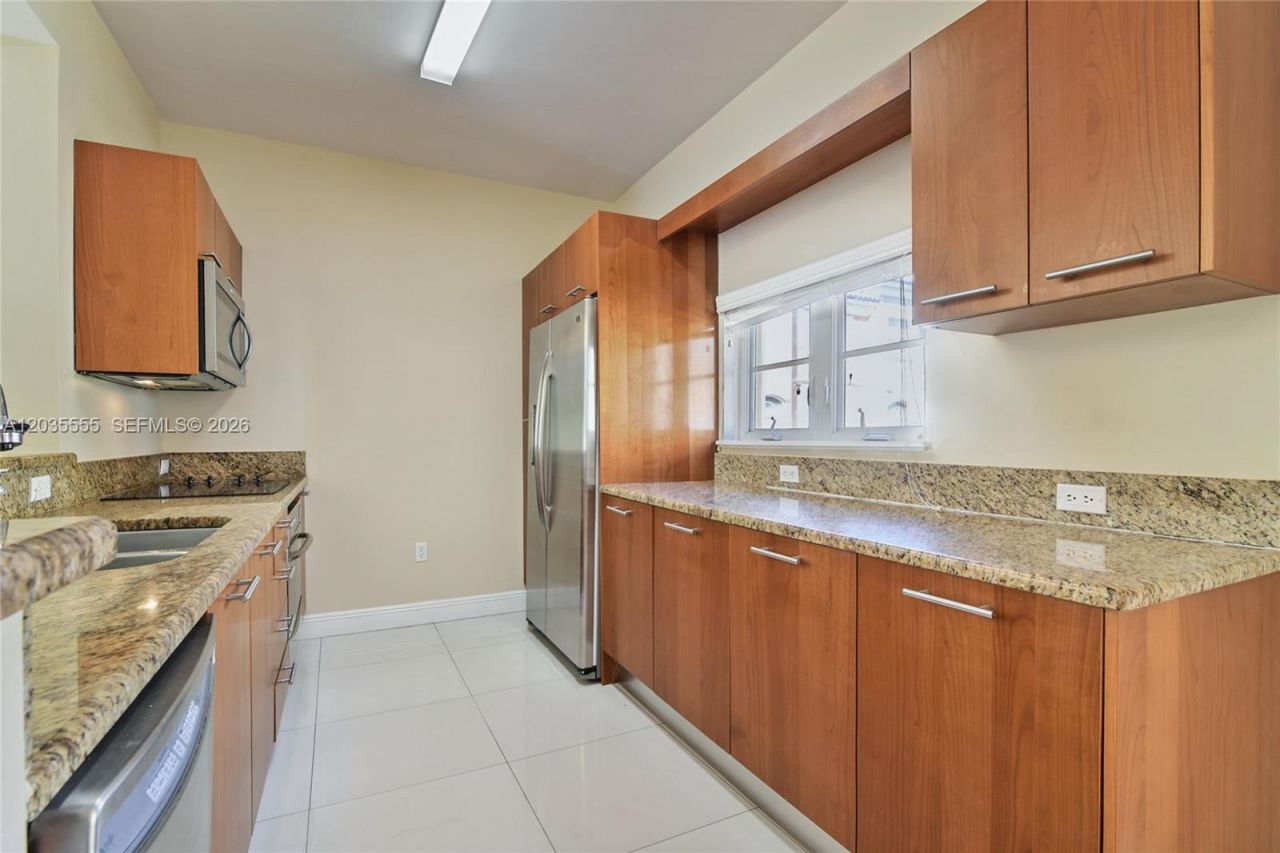 2707 NE 184th Ter , Aventura, FL 33160 Photo