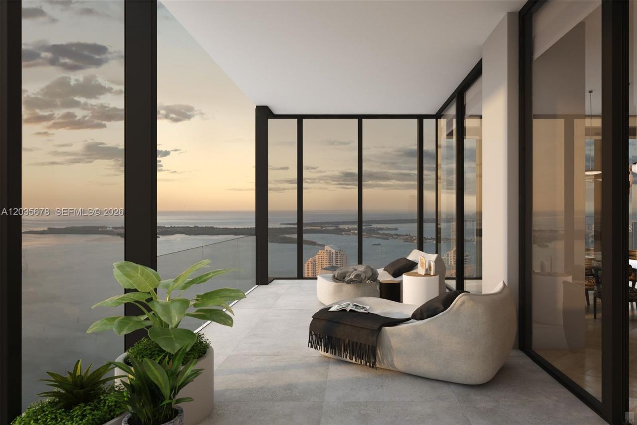 300 N Iiscayne Boulevard , Unit 8402, Miami, FL 33132 Photo