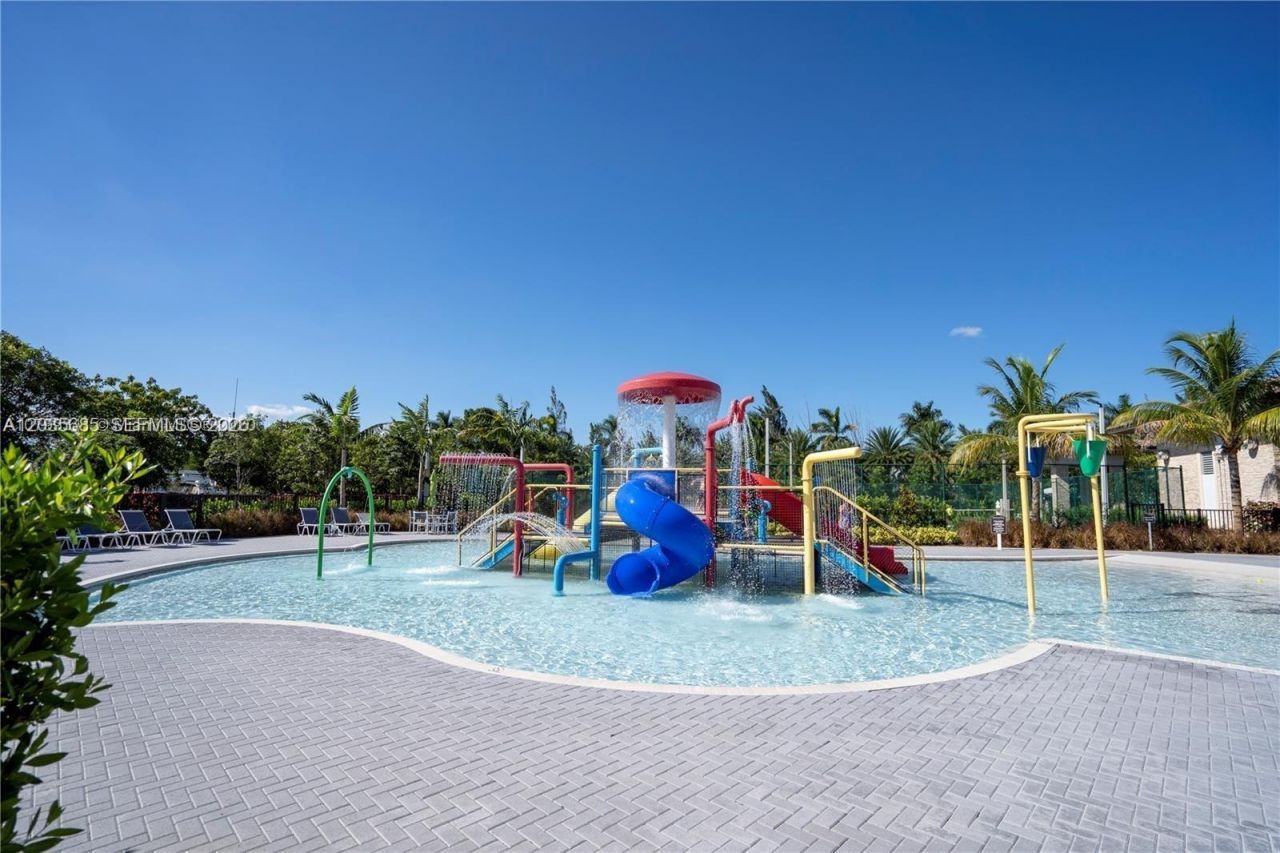 8900 NW 97th Ave, Unit 212, Doral, FL 33178 Photo