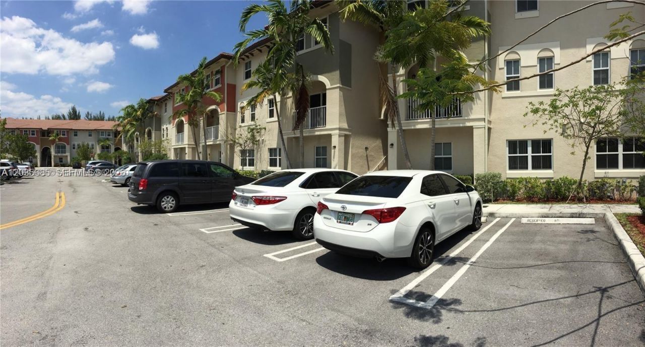 8900 NW 97th Ave, Unit 212, Doral, FL 33178 Photo