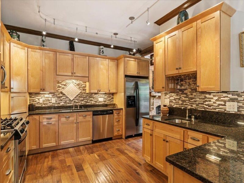 1085 Highland Street, Columbus, OH 43201 Photo 16
