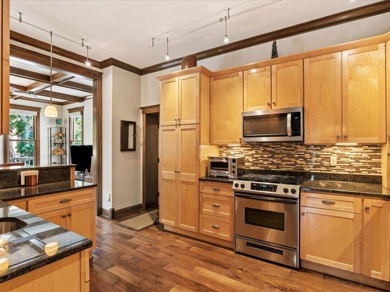 1085 Highland Street, Columbus, OH 43201 Photo 17