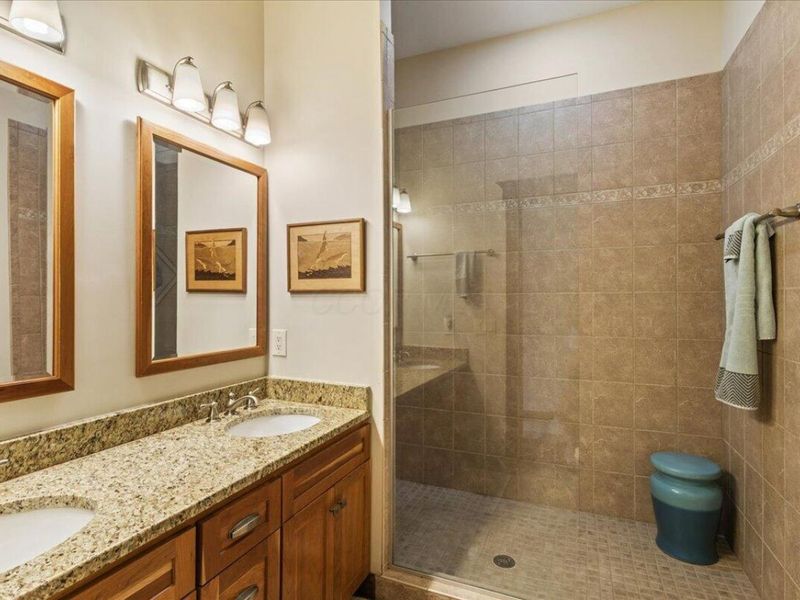 1085 Highland Street, Columbus, OH 43201 Photo 30