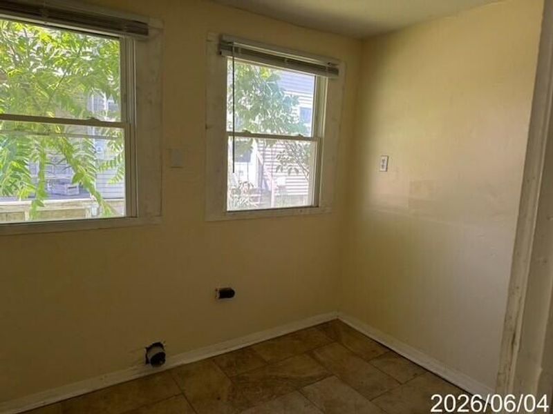 148 E Church Street , Newark, OH 43055 Photo 8