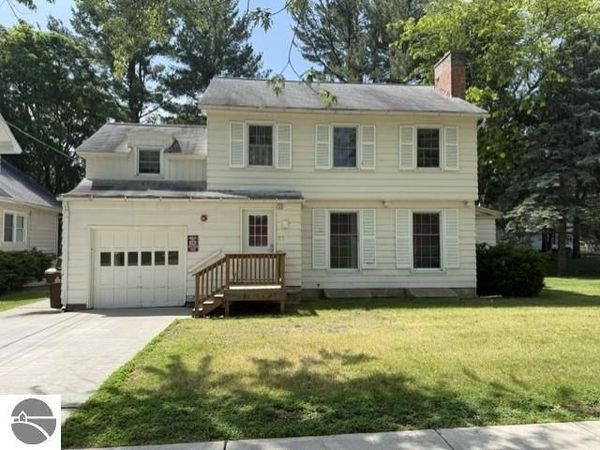 715 Center Street W, Alma, MI 48801