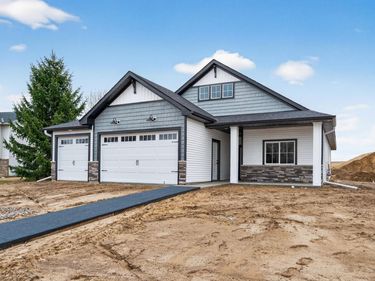 1531 Jefferson Street S, Cambridge, MN 55008
