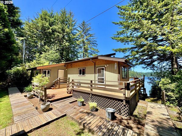 3226 S Tenmile LK, Lakeside, OR 97449
