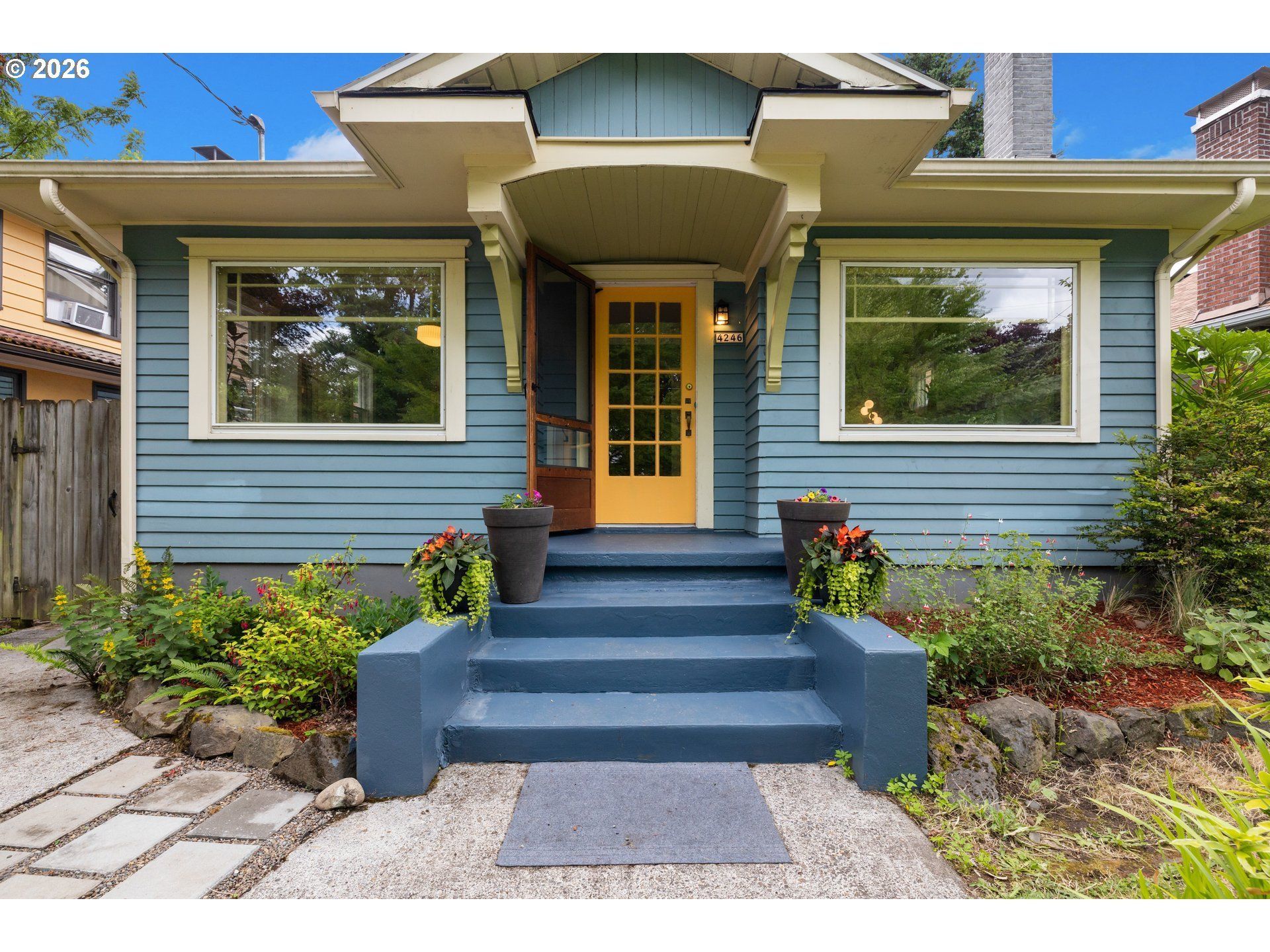 4246 NE Hoyt St, Portland, OR 97213 Main Photo
