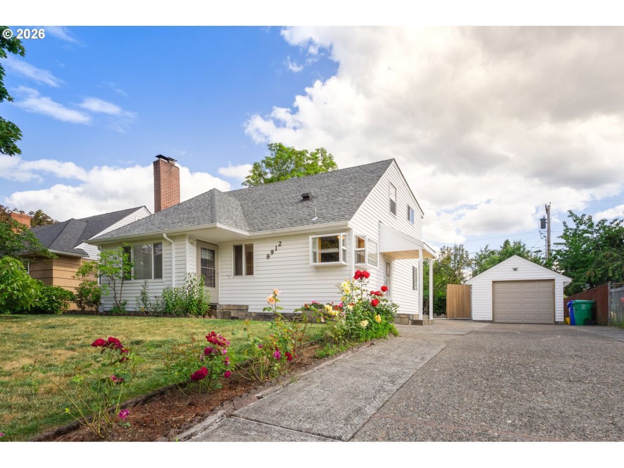 8912 SE Clay St, Portland, OR 97216 Main Photo