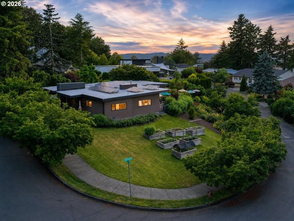 6809 SE ASH ST, Portland, OR 97215
