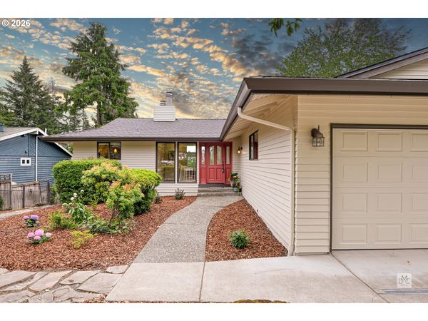 19142 SUNCREST DR, West Linn, OR 97068
