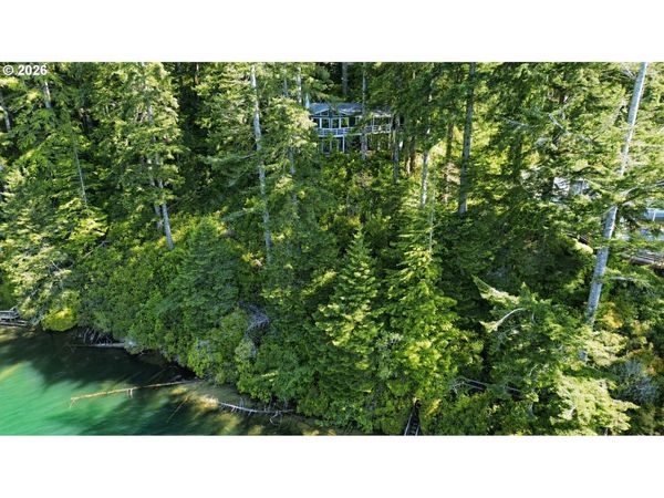5323 Leavitt Lp., Florence, OR 97439