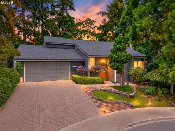 1111 NW SATARA CT, Salem, OR 97304