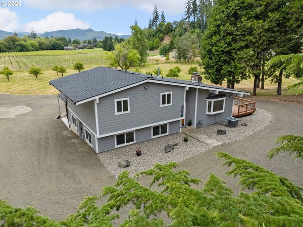 906 OLD GARDEN VALLEY RD, Roseburg, OR 97471