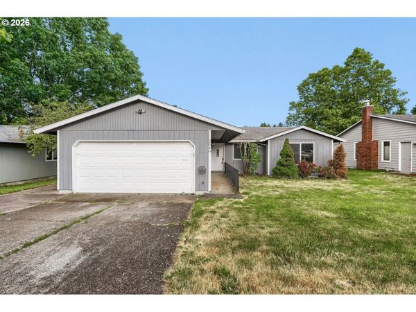 2040 NE 213TH AVE, Fairview, OR 97024