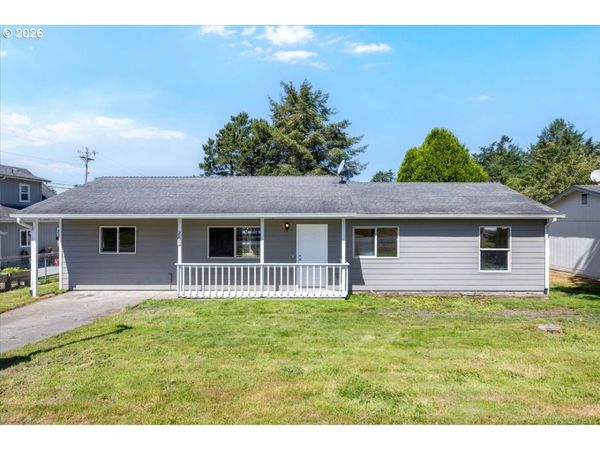 807 N 2ND ST, Brookings, OR 97415