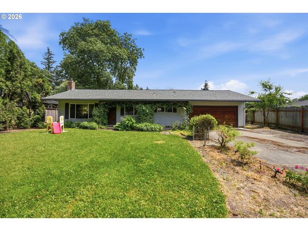 1704 N MEADOW LN, Newberg, OR 97132