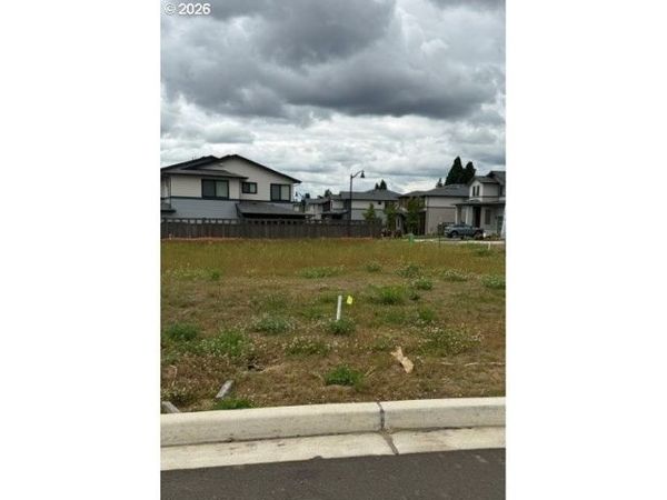 16348 SE MULTNOMAH FALLS DR, Unit 820, Happy Valley, OR 97086