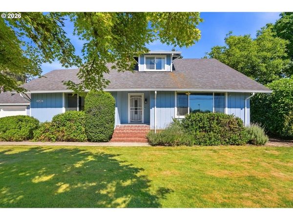 1582 SE DAVIS ST, McMinnville, OR 97128