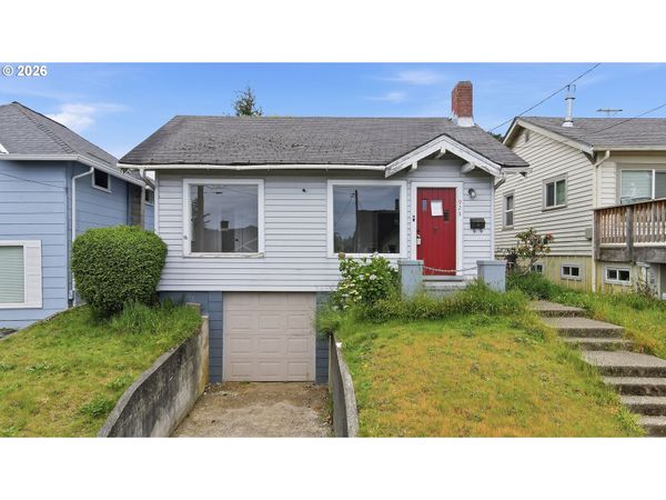 923 S 7TH ST, Coos Bay, OR 97420
