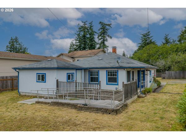 1923 MAPLE ST, Myrtle Point, OR 97458