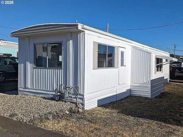 2071 NE STEPHENS ST, Unit D5, Roseburg, OR 97470