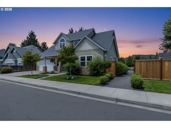 6718 JACOB LN, Springfield, OR 97478