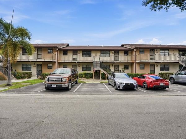 5323 Treetops DR , Unit T203, NAPLES, FL 34113