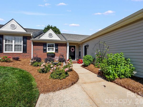 222 Troonsway Road , Winston Salem, NC 27127