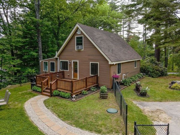 32 Honor Roll Rd, Pelham, NH 03076