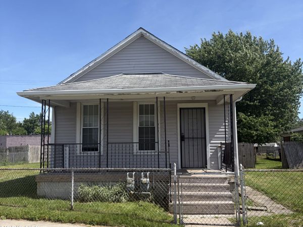 1547 Airline Avenue, Toledo, OH 43609