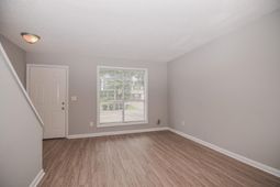 7655 Hunters Ridge Lane photo 4