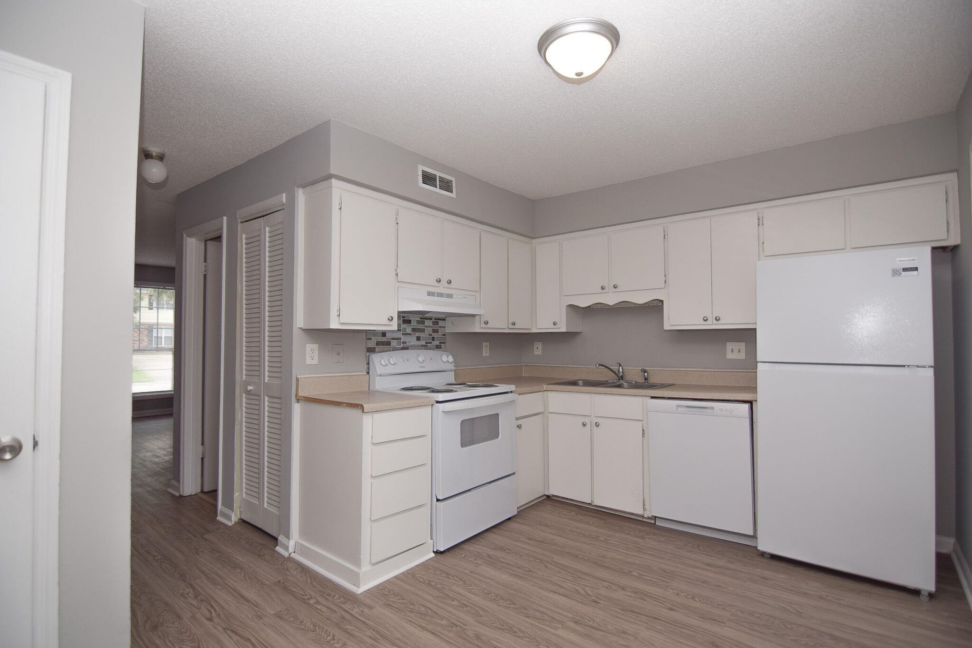 7655 Hunters Ridge Lane Photo 4
