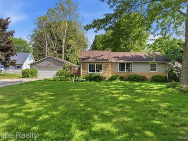 3652 Norman Road, Burtchville Twp, MI 48059