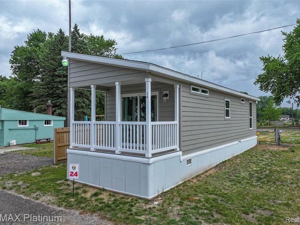 24 Sunset Lane , Fenton Twp, MI 48430
