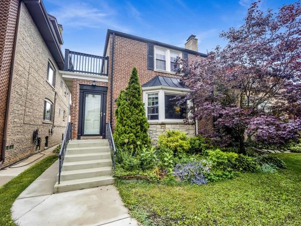 6043 N Keeler Avenue, Chicago, IL 60646