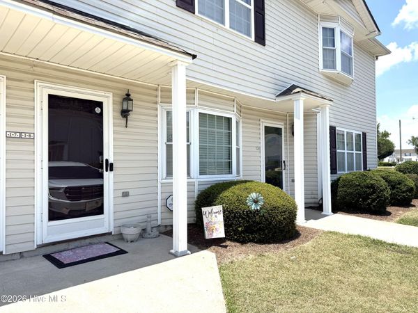 3820 E Vancroft Circle, Unit I8, Winterville, NC 28590