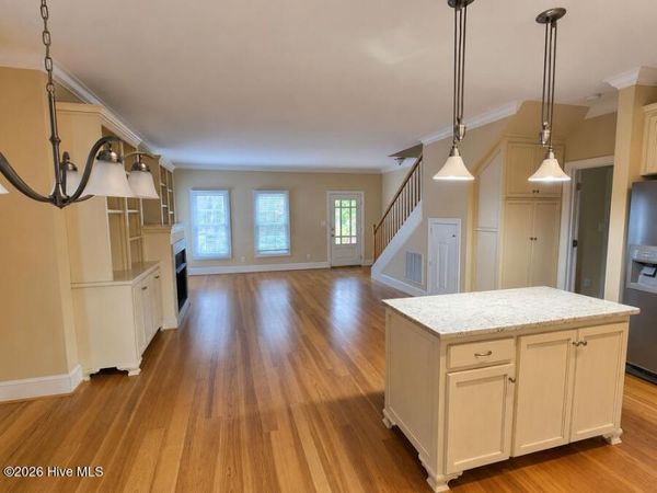 221 Pollock Street, New Bern, NC 28560