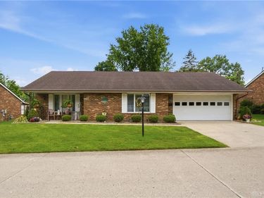 1043 Armsgate Road, Springfield, OH 45503