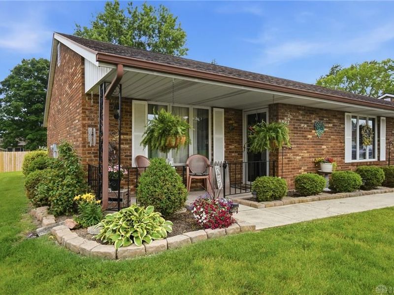 1043 Armsgate Road, Springfield, OH 45503 Photo 2