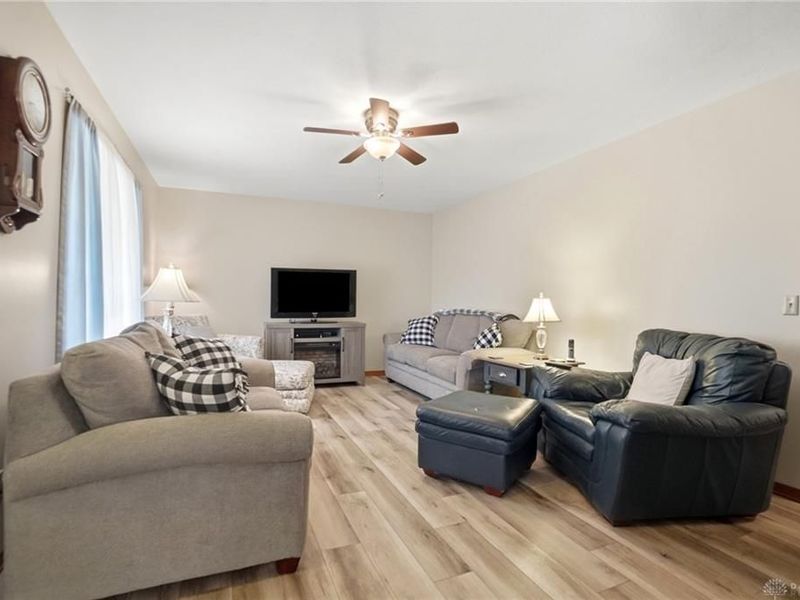 1043 Armsgate Road, Springfield, OH 45503 Photo 8