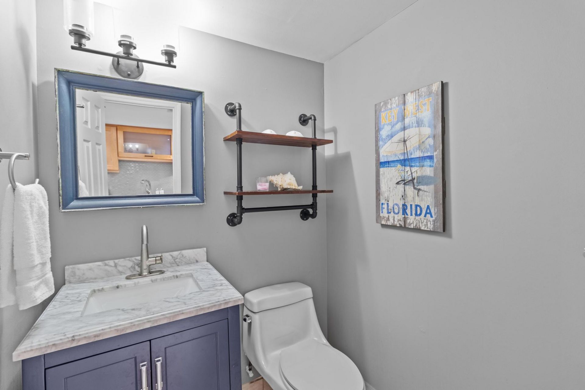 87200 Overseas Highway, Unit APT A 7, Islamorada, FL 33036 Photo