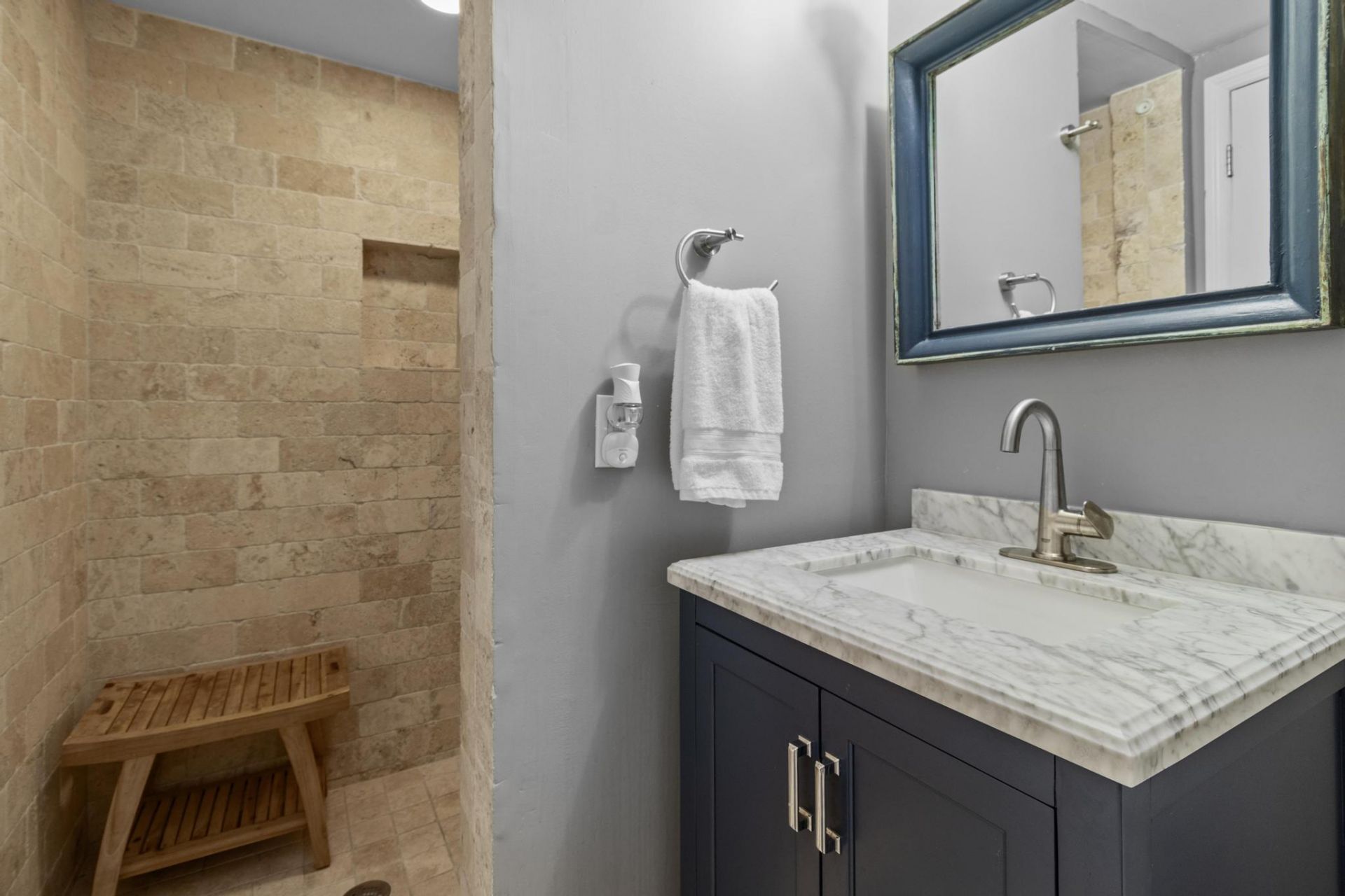 87200 Overseas Highway, Unit APT A 7, Islamorada, FL 33036 Photo
